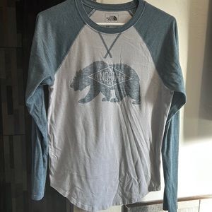 North face long sleeve mens tee. Size small